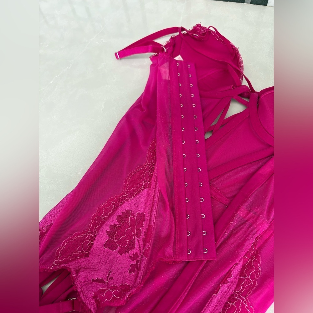 NEW Victoria’s Secret Very Sexy Hot Pink Metallic Lace Bra Corset Bustier | 34C - Picture 9 of 11